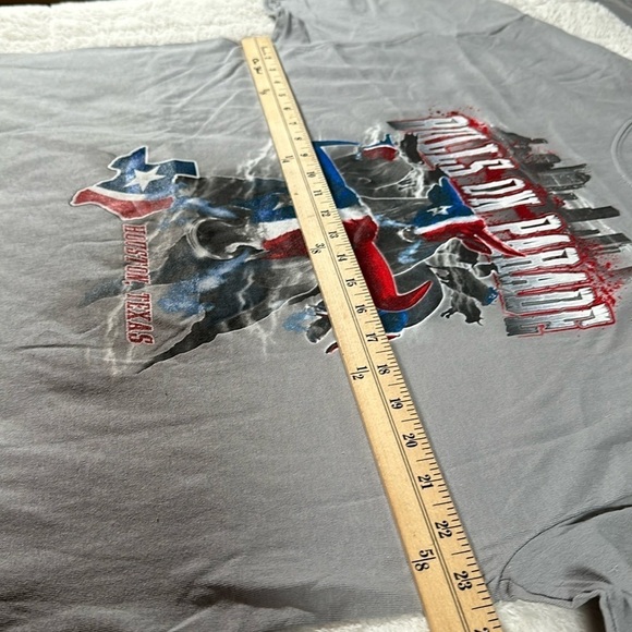 Bulls on Parade Houston Texans Tee size XL NWOT Grey Short Sleeve Tee - Picture 7 of 16